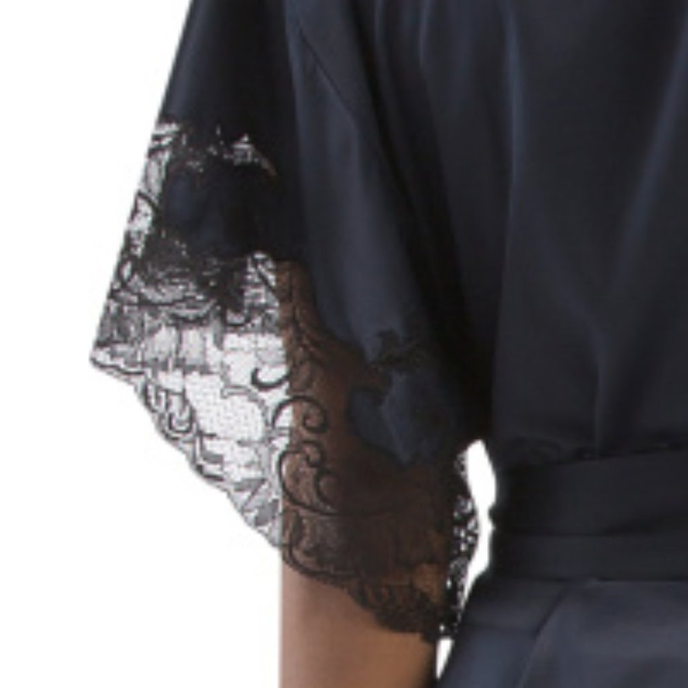 NEW NATORI Plume Classic Navy Black Lace Trim Sleeve Short Kimono Belt Tie Robe - Picture 4 of 4